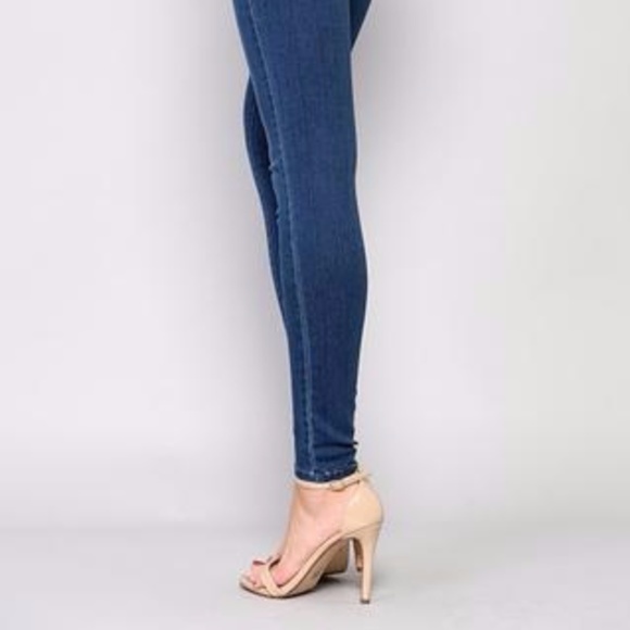 NWT Medium Wash Skinny Jeans Size 25 - Picture 5 of 7